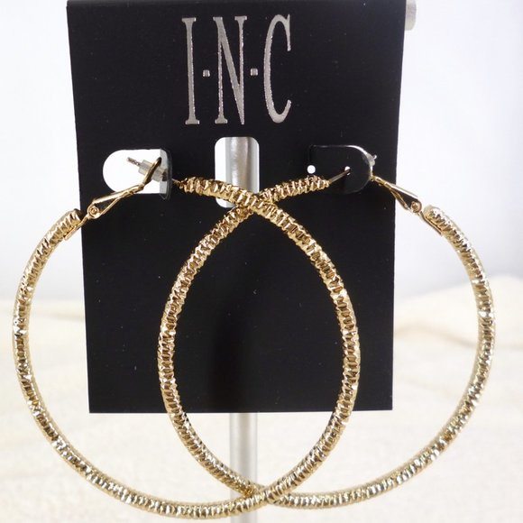 INC Hoop Earrings Textured Gold Plate 2 1/2" New On Card Perfect MSP $19.50 - Picture 1 of 3